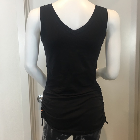 Lucy exercise top with side ruching. - Picture 2 of 7